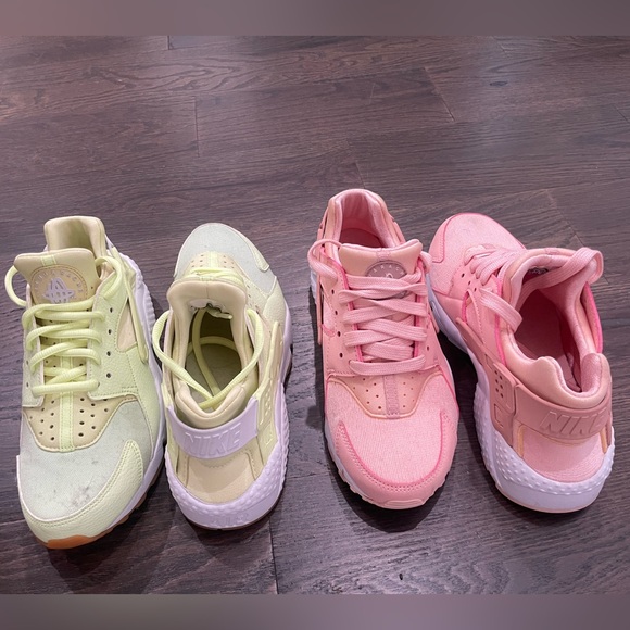 Set of TWO Nike Huarache Run SE Prism Pink/White & Green Size 4.5 Y - 6.5 Women - Picture 2 of 5